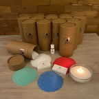 Dieci kit regalo aziendali Perledicera con Perle di Cera colorate, essenza profumata e candela accesa

