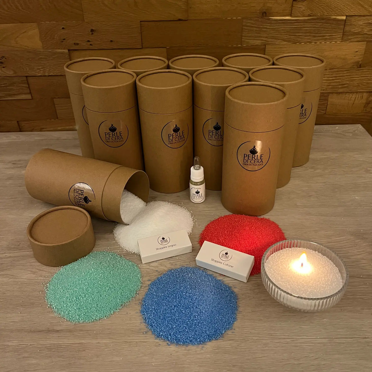 Dieci kit regalo aziendali Perledicera con Perle di Cera colorate, essenza profumata e candela accesa

