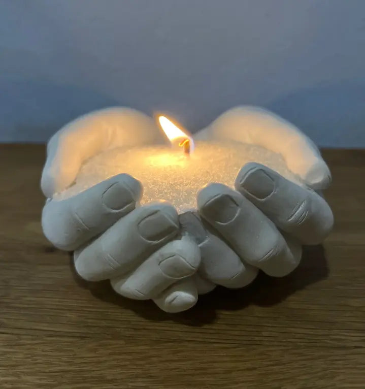 Perle di cera Bianche su mano